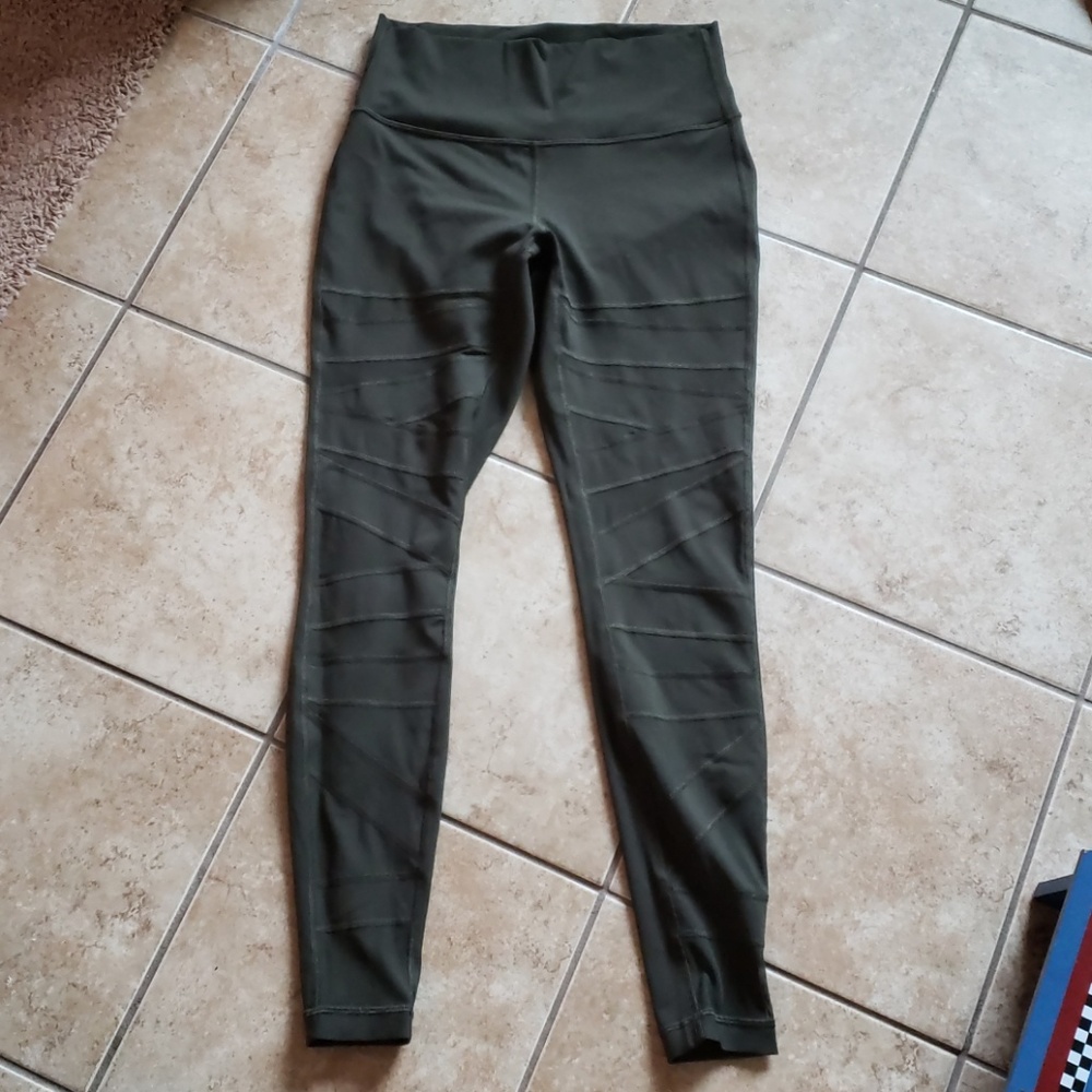 Wunder Under Tech Mesh.